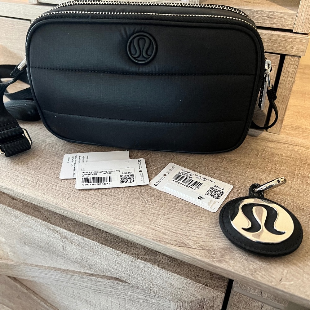 Lululemon wunder puff camera bag black NWT  black logo key chain NWT